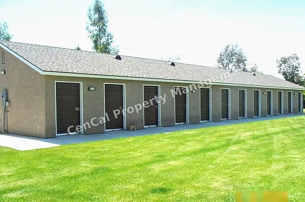 175 Pollasky Ave — Photo 2