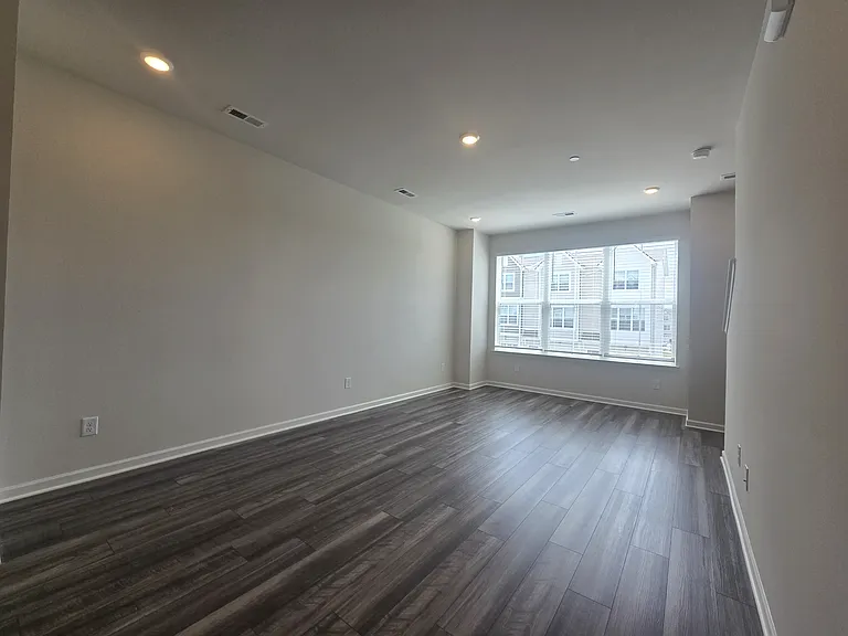 701 Taylor Dr #1 — Photo 4