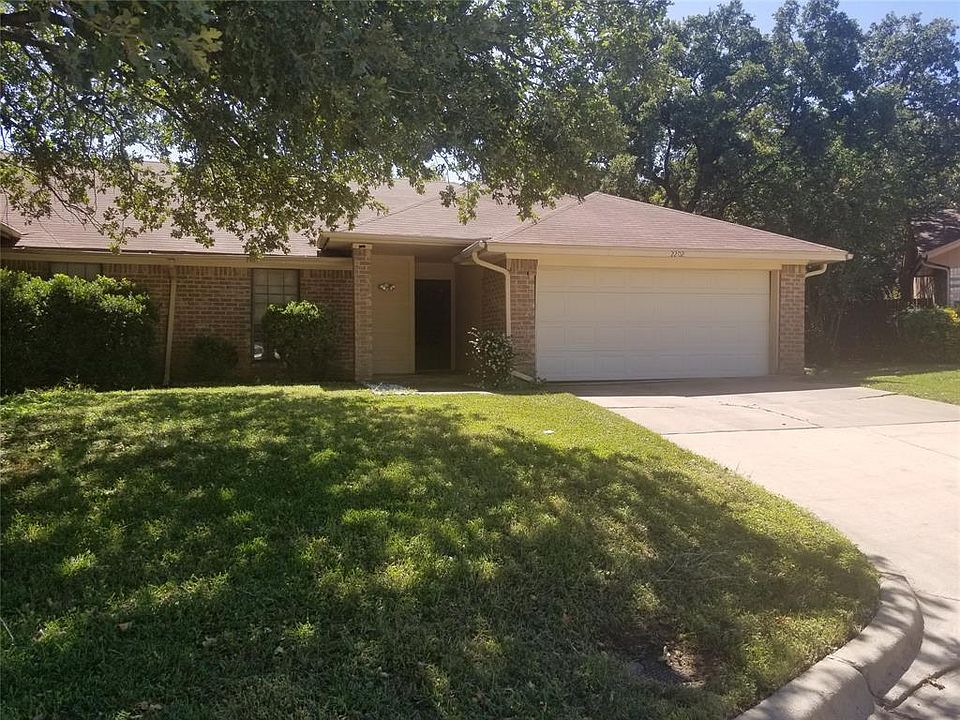 1st image of 2202 Oak Hill Dr