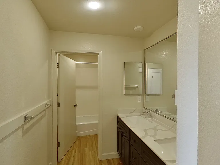 2437 Piedmont Ave — Photo 25