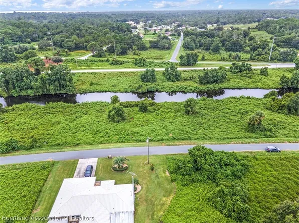 129 Mango Rd NE, Lake Placid, FL 33852