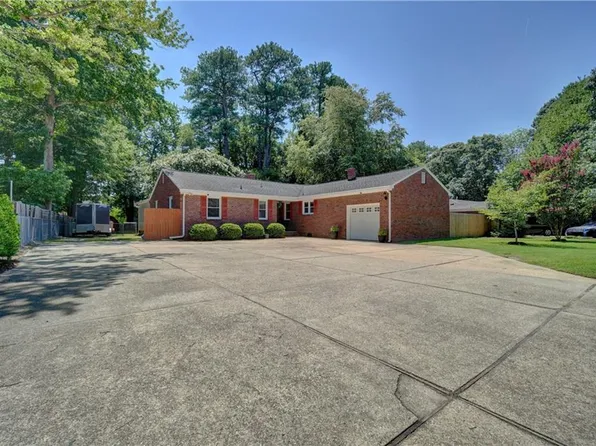 636 Little Neck Rd, Virginia Beach, VA 23452