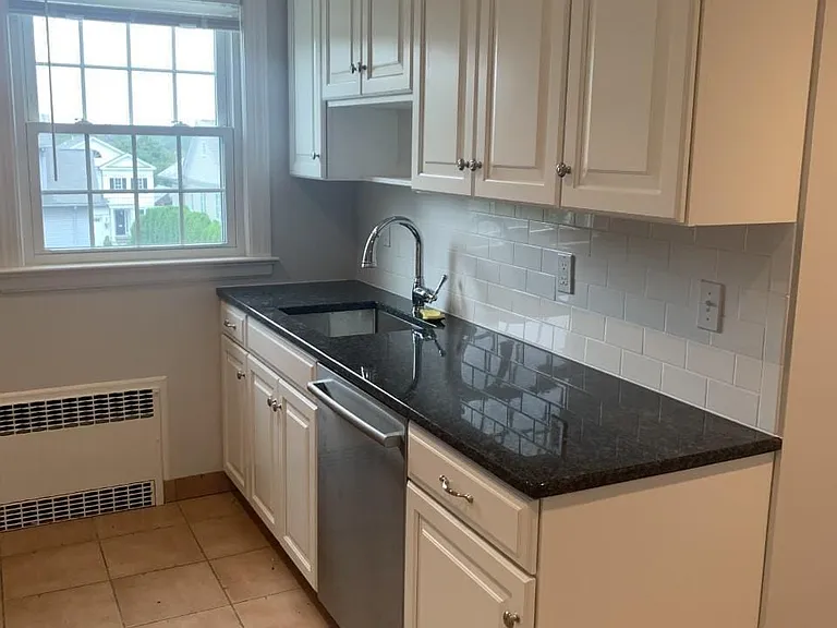 41 Ridge St #2 — Photo 4