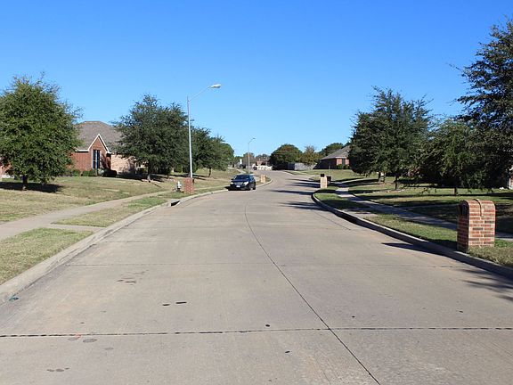 5th image of 603 Rolling Meadows Dr