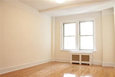 Rented by Siderow Residential Group