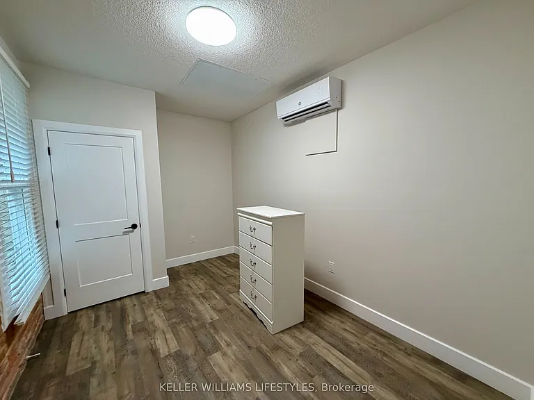537 Talbot St #11 — Photo 17