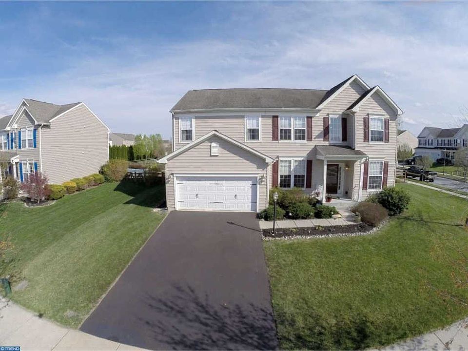 1st image of 301 Autumn Ct