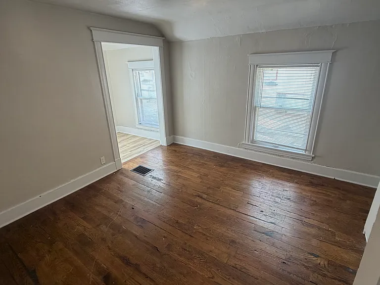 416 Bellevue Pl — Photo 10