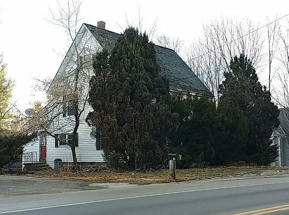 2nd image of 235 Gibbons Hwy