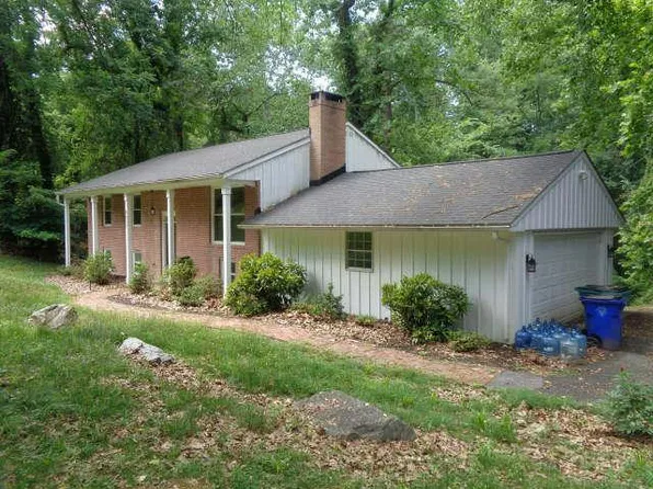8607 Pinecliff Dr, Frederick, MD 21704