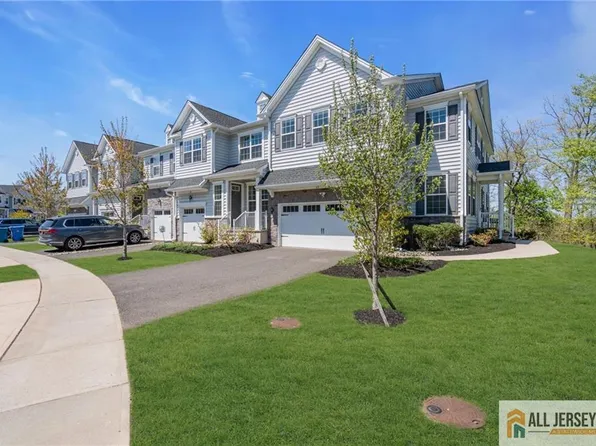 48 Begonia Ln, Monroe Township, NJ 08831