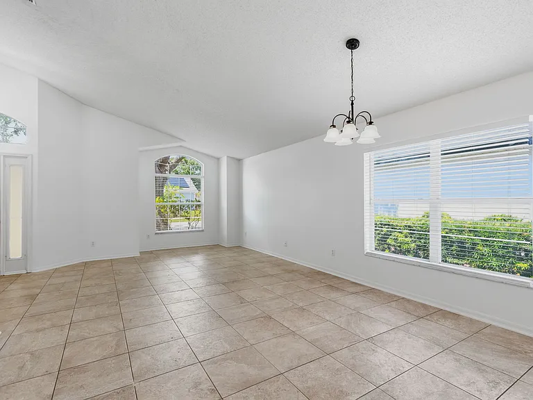 8026 Waldorf Ct — Photo 6
