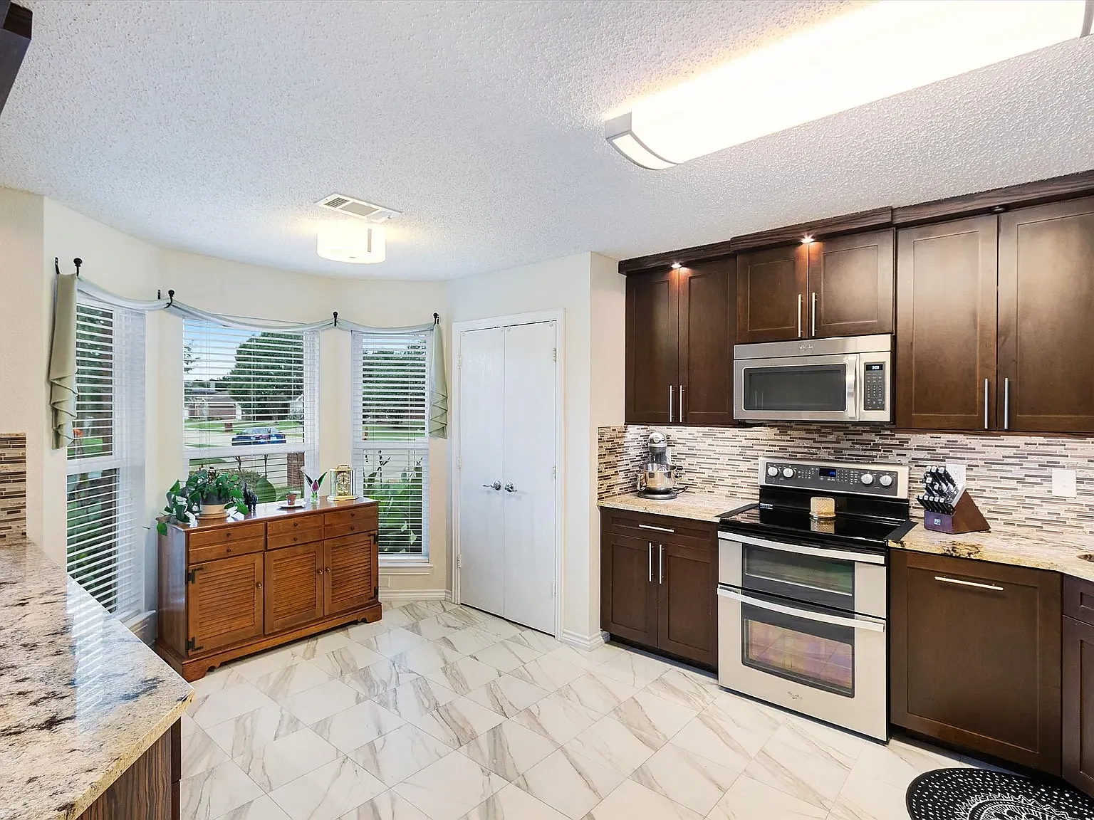 3 bed, 1462 sqft, $2,300 — Photo 2