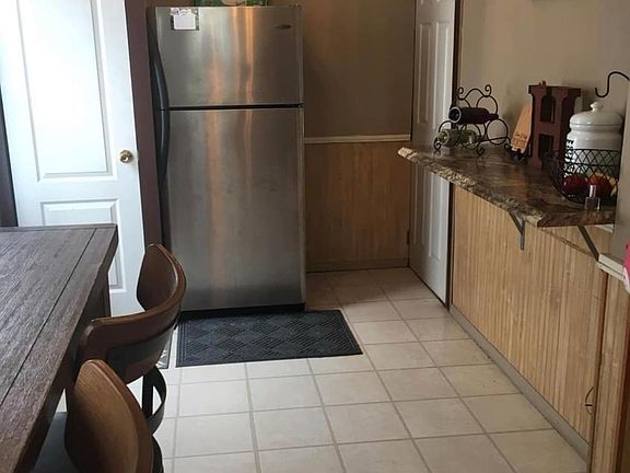 2nd image of 801 Broad St