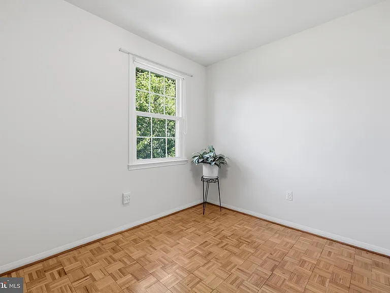 8350 Glastonbury Ct — Photo 21