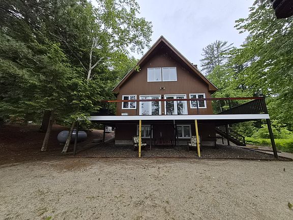 3rd image of 4 Damon Pond Rd