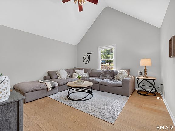 5th image of 19 Prospect Ridge #41