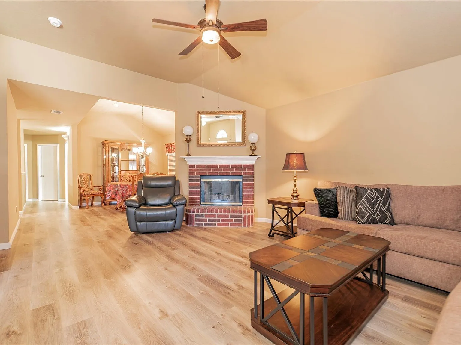 3 bed, 1575 sqft, $2,500 — Photo 3