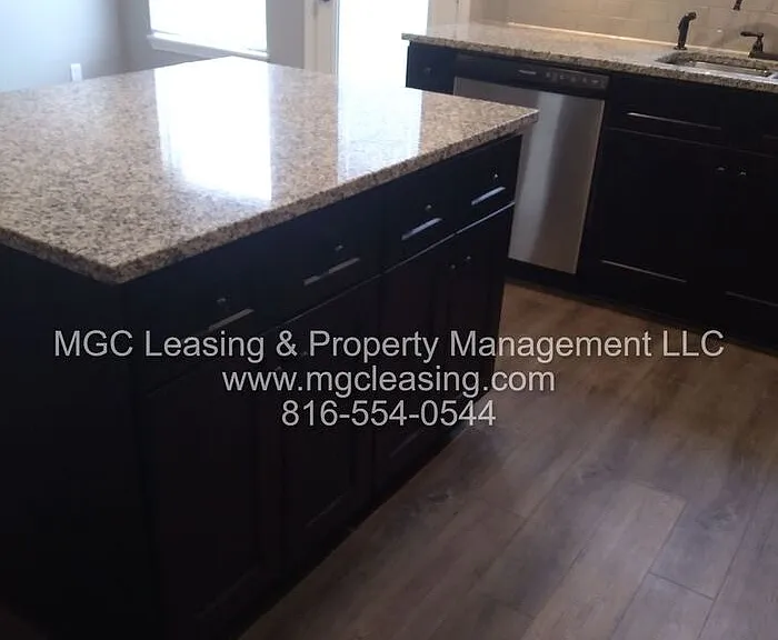 9324 N Main St — Photo 47