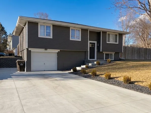 421 Conestoga Ave, Hickman, NE 68372