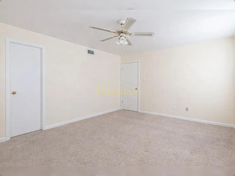 215 W Troy Ave #A — Photo 4
