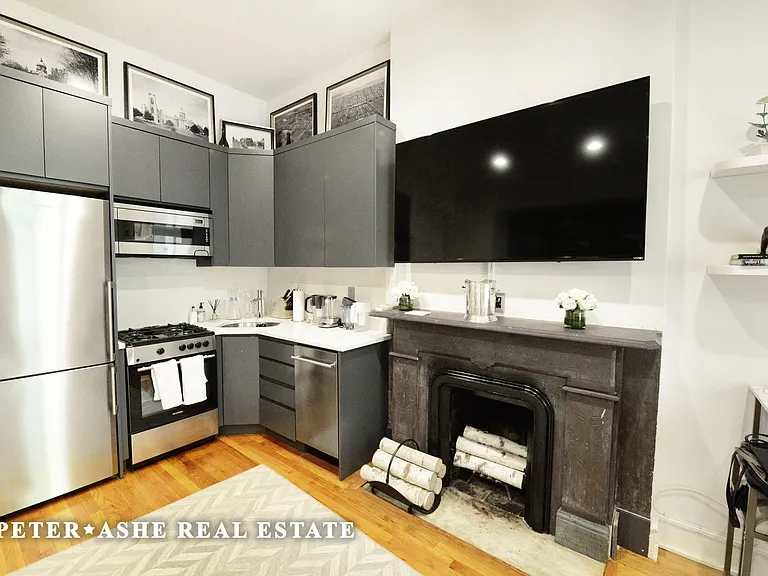 53 E 64th St #3 — Photo 5