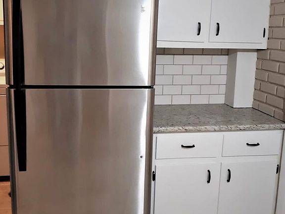 3rd image of 116 N Main St #116B