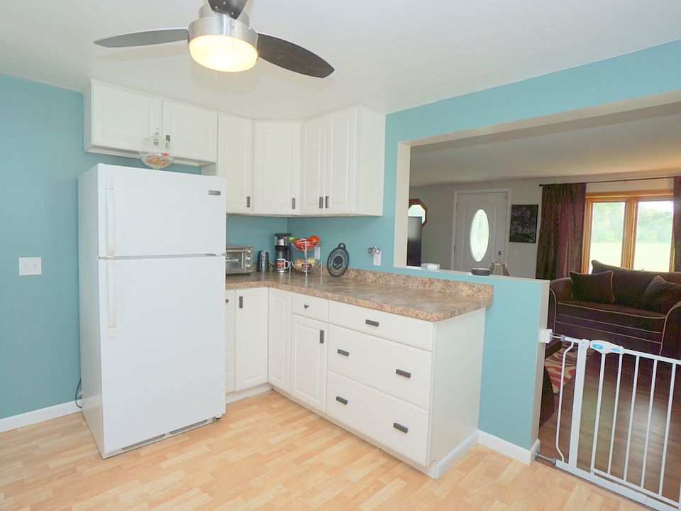 2nd image of 3124 Raymond Rd