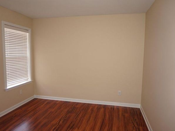 1368 Island Town Dr