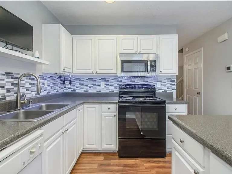 10519 Yellow Rose Ln #1 — Photo 4