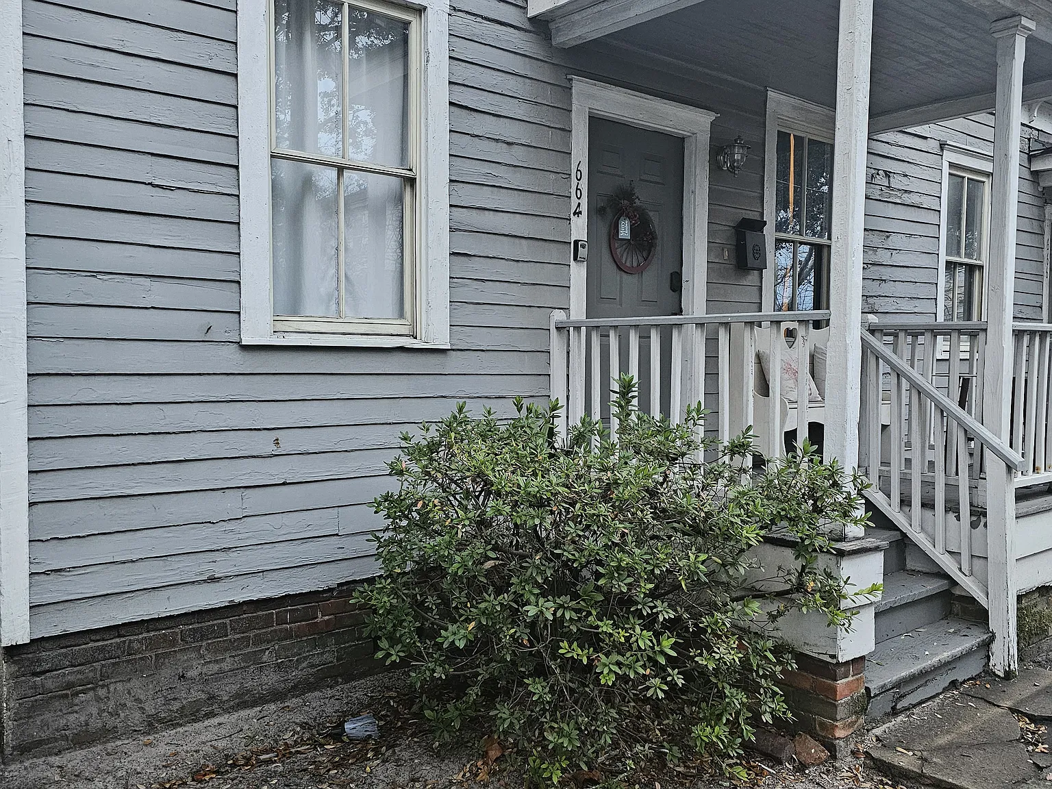 670 E Anderson St — Photo 2