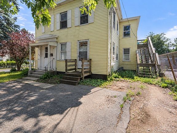 3rd image of 135 Irving St