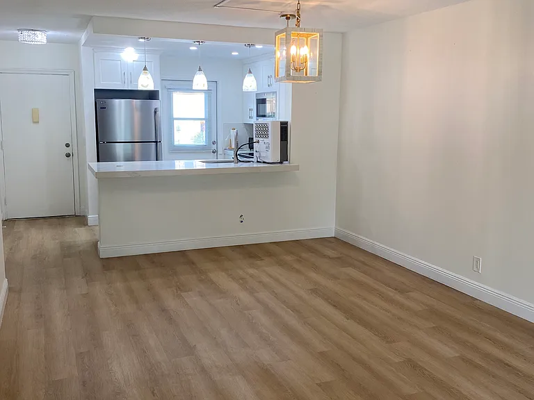 2121 NE 1st Ct #106 — Photo 9