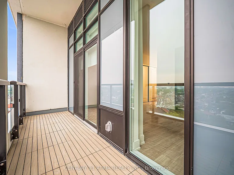 858 Dupont St #Penthouse 03 — Photo 27