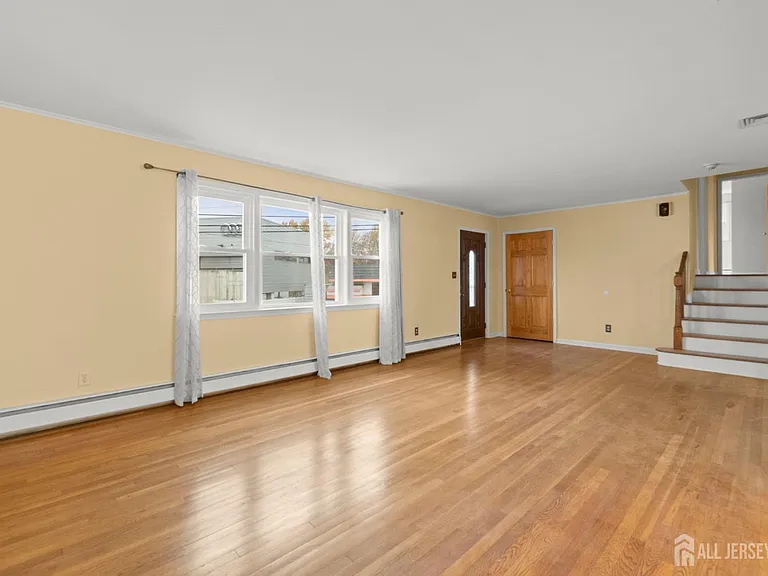 762 Valley St #762 — Photo 4