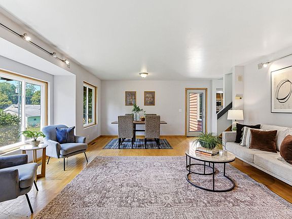 4th image of 760 1st Ave NW