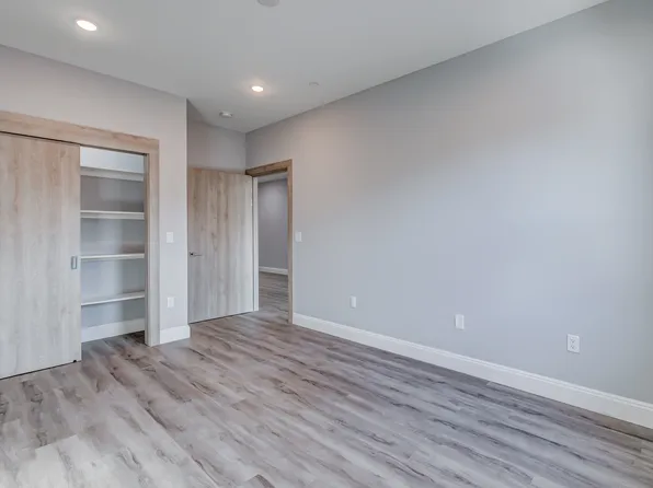 311 Sip Avenue image 47 of 61