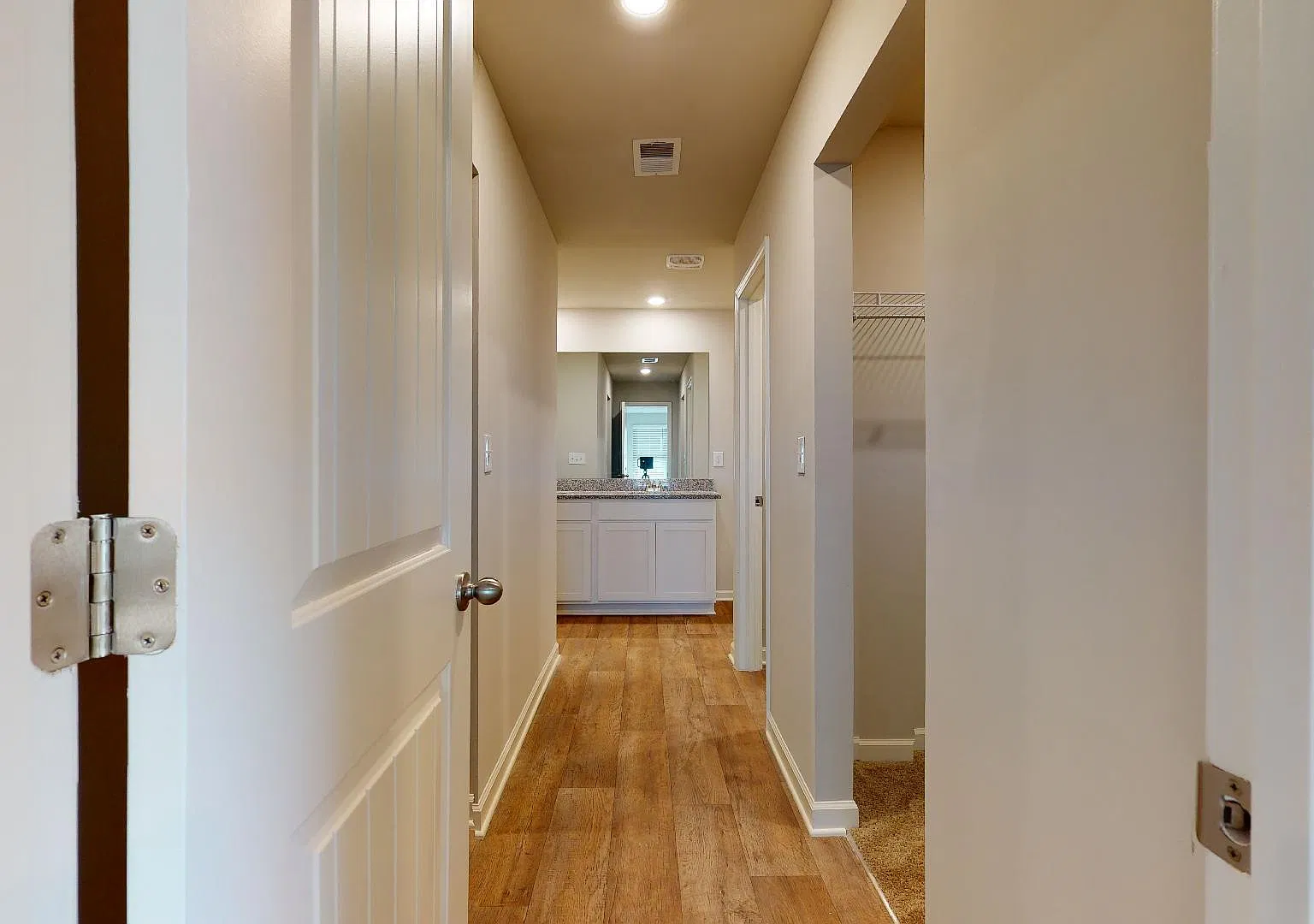 4 bed, 3.5 bath, 2700 sqft, $3,500 — Photo 2