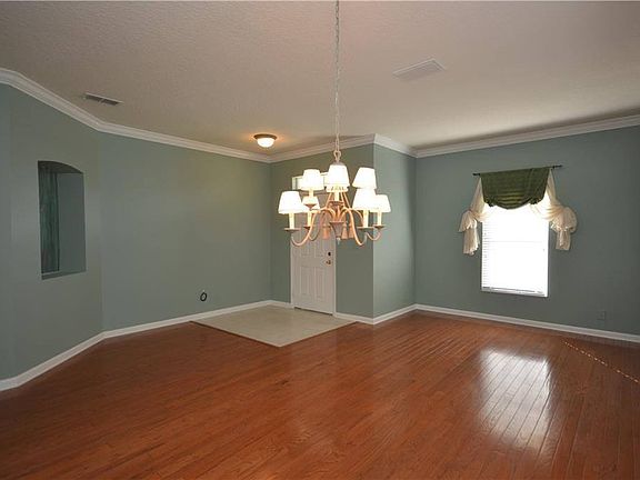 5th image of 100 Covent Ln