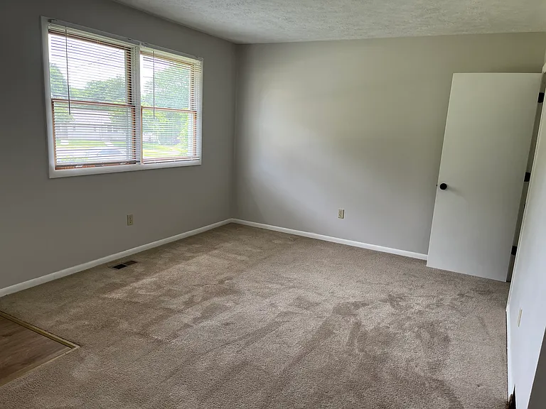 7233 Huck Cir NW — Photo 5