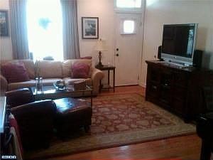 2nd image of 312 Burnside St