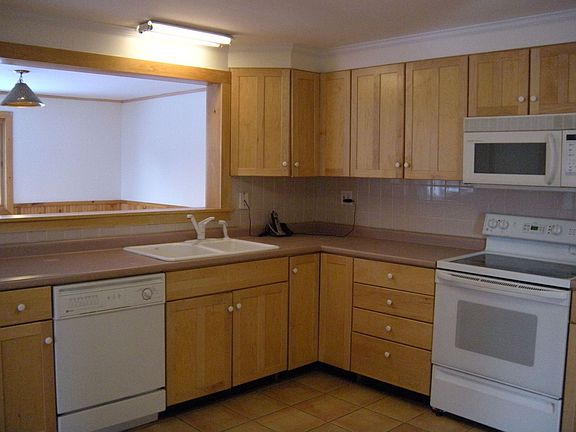 Kitchen Opens to Breakfast/Family Room
