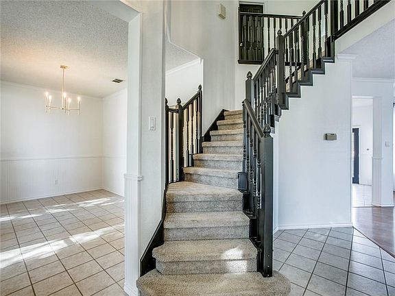 3rd image of 7625 Acorn Dr