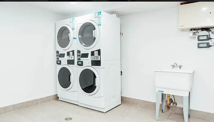 Rented by Space Link Realty | media 18