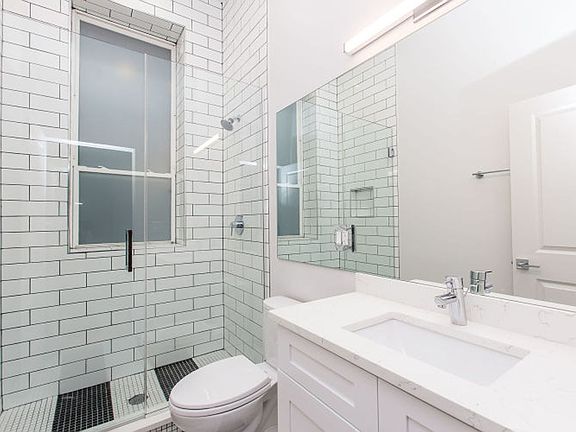 5th image of 1008-12 W 18th Pl #1008-1R-101