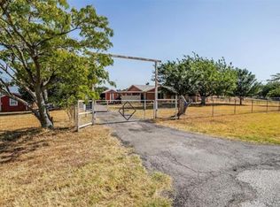 160 Meadow Brook Ct, Springtown, TX 76082