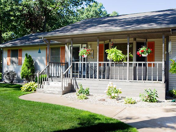 5th image of 109 Willow Wood Dr