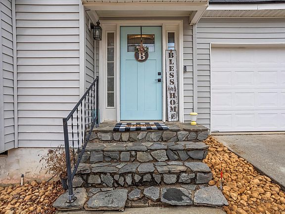 2nd image of 534 Creighton Dr