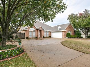 6908 Tameron Trl, Fort Worth, TX 76132