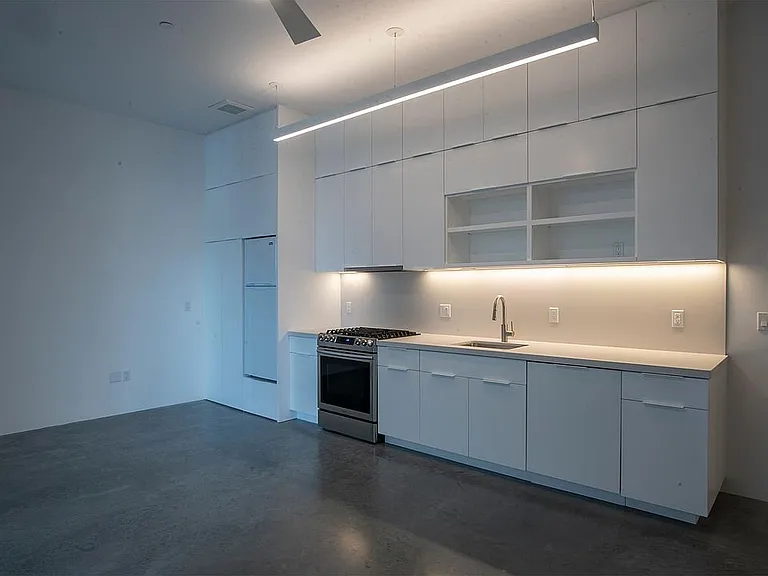 1431 Center St #204 — Photo 5